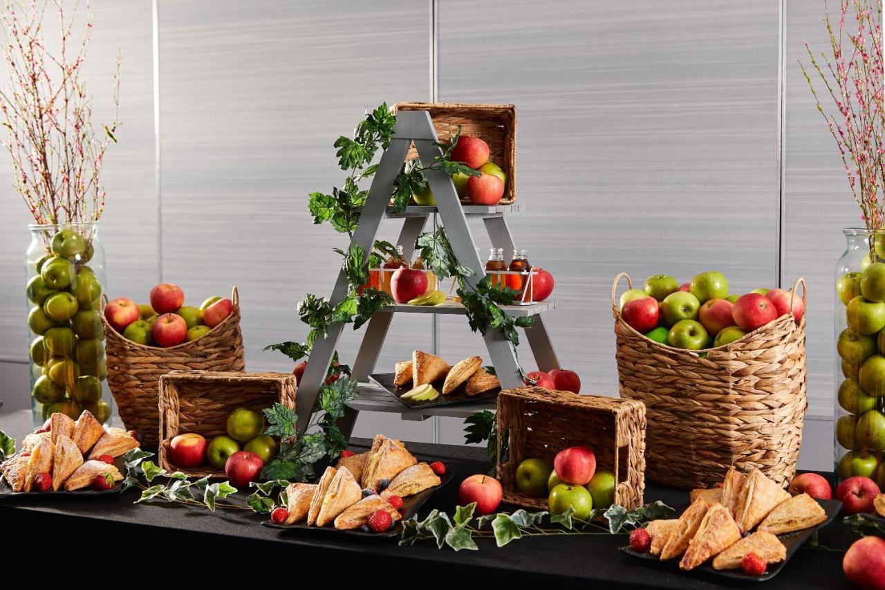 Crowne Plaza Dublin Blanchardstown By Ihg Hotel Bagian luar foto